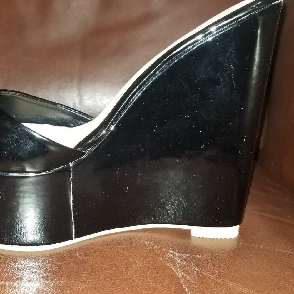 Shoes - Picture 6 of 6